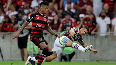 Bruno Enrike u meču sa Fluminenseom (©Reuters)