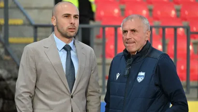 Vladimir Gaćinović u društvu Slavka Perovića, sportskog direktora Krgujevčana (@MNPress)