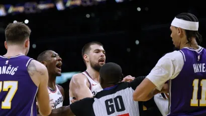 Luka Dončić, Kris Dan, Ivica Zubac, Džekson Hejs (AFP)