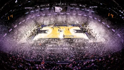 Navijači Kluža napravili čudesan doček za košarkaše Partizana (VIDEO)