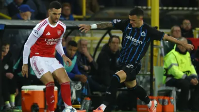 Aleksandar Stanković protiv Arsenala (©Reuters)