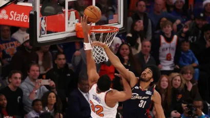 Karl Entoni Tauns postiže ključne poene (Foto: AFP)