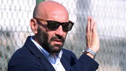 Ramon Monći ispod šešira i iz kafane prati turbulentne dane u Sevilji, dok San Fernando sve pobeđuje