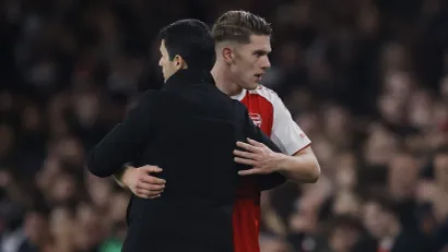 Mikel Arteta i Viktor Đekereš (©Reuters)