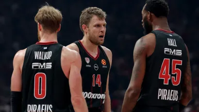 Tomas Vokap, Saša Vezenkov, Donta Hol (Starsport)