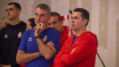 Raul Gonzales (desno) sa prvim pomoćnikom Nemanjom Pribakom (©RSS)