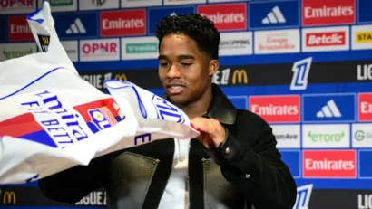 Endrik sa dresom Liona (©AFP)