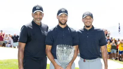 Del, Stef i Set Kari (AFP)