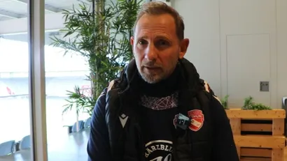 Mauro Lustrineli, trener Tuna (©YouTube)