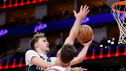 Kuper Fleg i Alperen Šengun (AFP)