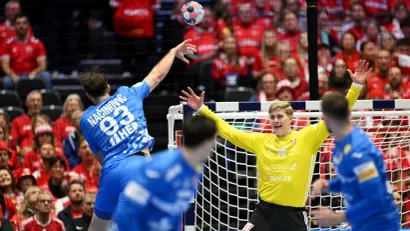 Veron Načinović daje gol Viktoru Halmgrisonu (©AFP)