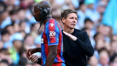 Žan Filip Mateta i Oliver Glazner (©Reuters)