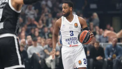 Kolo skrojeno po Zvezdinoj meri: Lojd i Doužer poslali novu pomoć, Žalgiris gubi korak