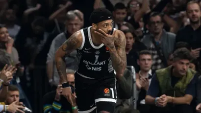 Karlik Džons (© Starsport)