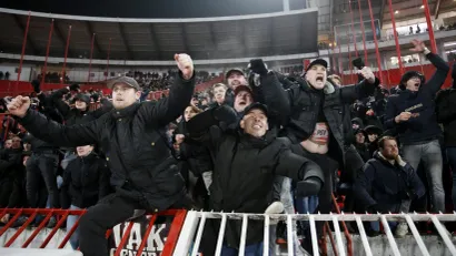 Navijači PSV-a u januaru prošle godine na stadionu Rajko Mitić u Beogradu (©Reuters)
