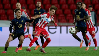 Marijus Broholm (Lil) i Vasilije Kostov (Crvena zvezda)