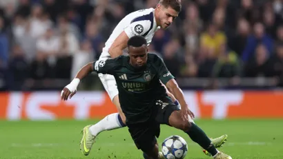 Jusufa Mukoko u meča sa Totenhemom u Ligi šampiona (©Reuters)