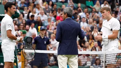 Đoković i Drejper na Vimbldonu 2021. godine (©Reuters)
