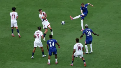 Kol Palmer u duelu sa Parižanima pre osam meseci u Njujorku (©Reuters)