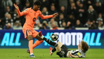 Markus Rašford (Barselona) i Entoni Gordon (Njukasl)