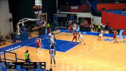 Detalj iz samog finiša utakmice (©Printscreen)