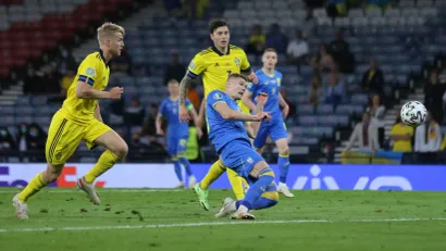 Šveđani su dužni Ukrajincma zbog gola Artjoma Dovbika pre pet godina (©Reuters)