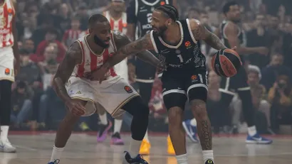 Karlik Džons (© Starsport)