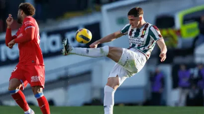 Stefan Leković u dresu Estrele (©Guliver/Luis Loureiro)