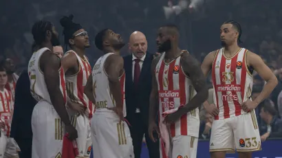 Saša Obradović i košarkaši Crvene zvezde (©Star Sport)