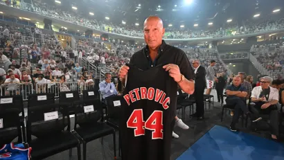 Nikos Galis (Guliver/Goran Mehkek)