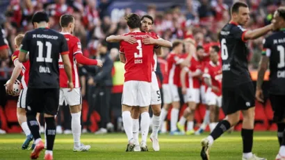 ©AFP (Igrači AZ Alkmara slave osvojeni kup)