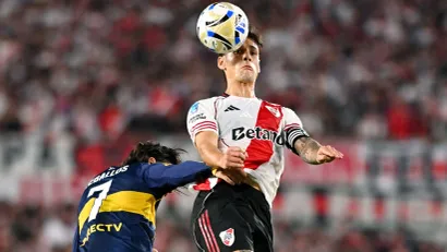 Lukas Martinez Kvarta u duelu sa Bokom (©Reuters)