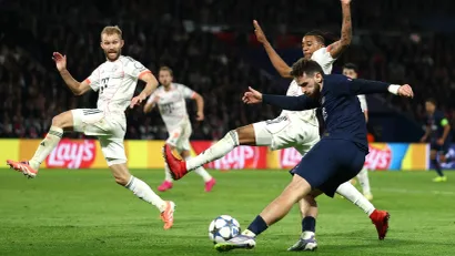 Detalj sa novembarskog meča PSŽ-a i Bajerna ©Reuters