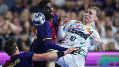 Gisli Kristjanson u duelu sa Dikom Memom (©AFP)