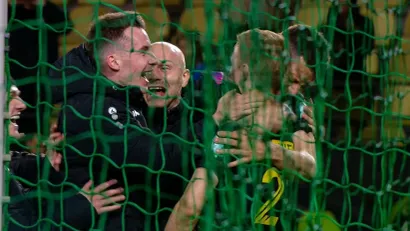 Fudbaleri Černigova proslavljaju plasman u finale kupa (©YouTube)