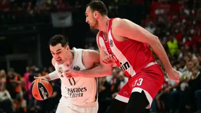 Mario Hezonja i Nikola Milutinov (© AFP)