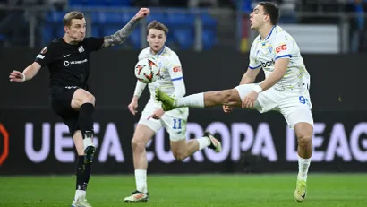 Matvej Ponomarenko (desno), napadač Dinamo Kijeva (©Reuters)