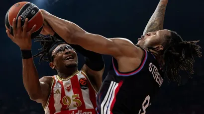 Lamar Stivens u duelu sa Monekeom (© Starsport)