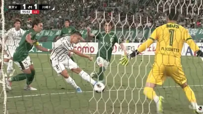 Lazar Romanić postiže gol (©YouTube)