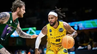 Peti Mils (© FIBA)