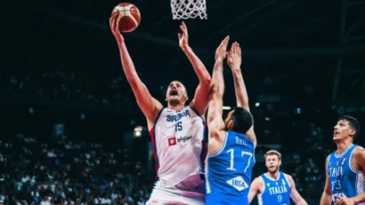 Jokić i Riči (©FIBA Basketball)