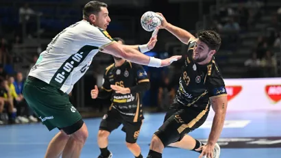 Aljoša Damjanović u duelu sa Mijajlom Marsenićem (©MN Press)