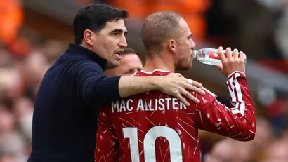 Andoni Iraola i Aleksis Makalister (©Reuters)