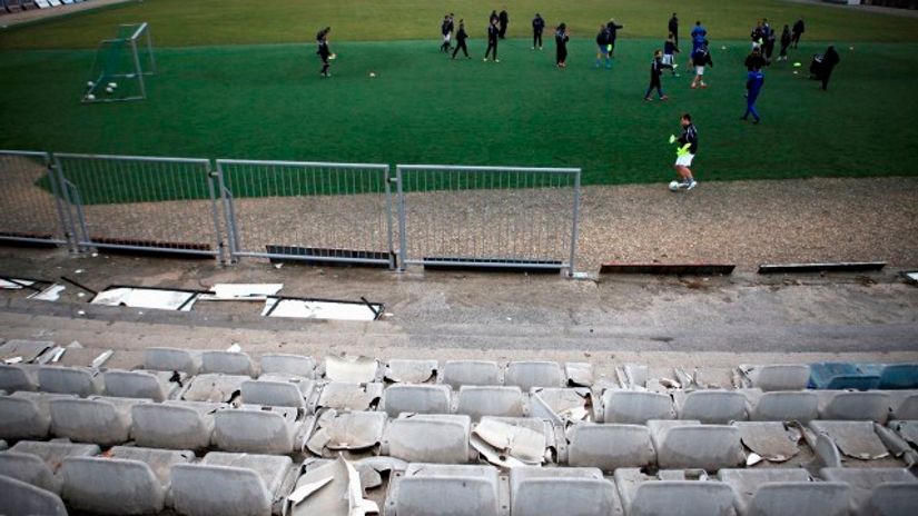 "Trening kosovskih fudbalera na stadionu u Prištini"