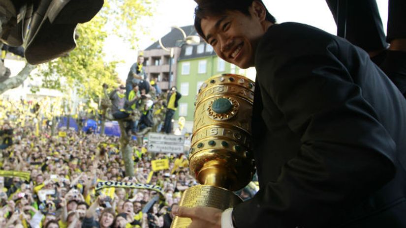"Kagava sa peharom Kupa Nemačke 2012."
