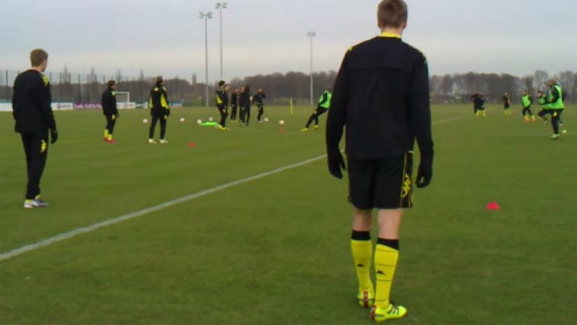 "Fudbaleri Dortmunda na treningu 2011. godine"