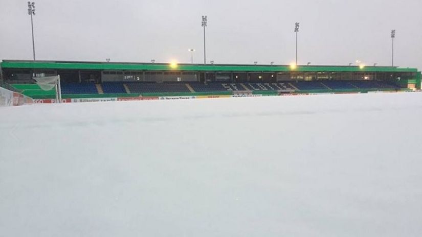 "Frimo stadion u Loteu pod snegom"