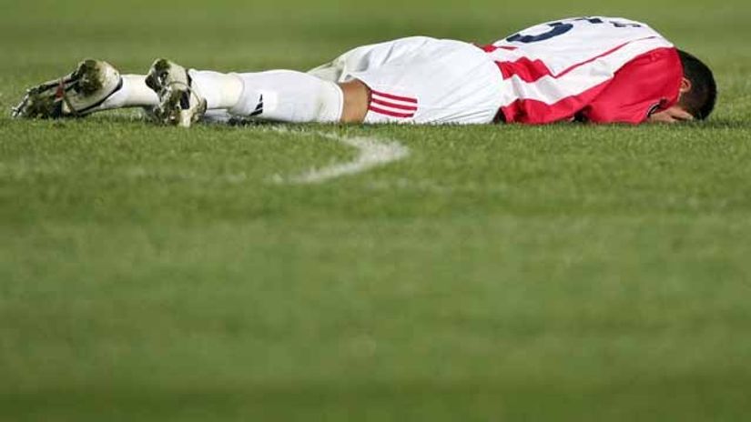 "Milan Dudić na travi posle Gameirovog gola"