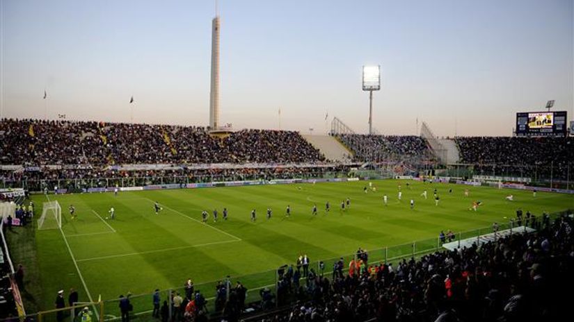 "stadion Artemio Franki"