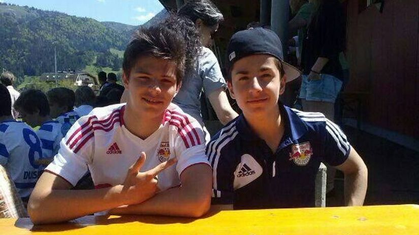 "Dejan Janjić (desno)"